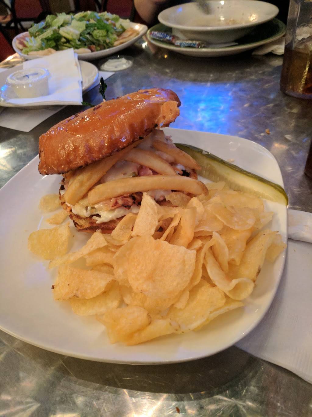 Stellas Black Dog Tavern | restaurant | 860 Fralick St, Plymouth, MI 48170, USA | 7342079656 OR +1 734-207-9656