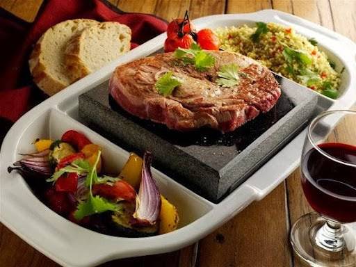 Europa Black Rock Bar & Grill | night club | 782 Center St, Ludlow, MA 01056, USA | 4135476443 OR +1 413-547-6443