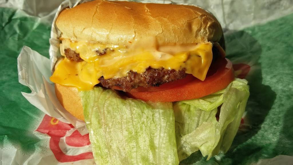 Carls Jr. | restaurant | 3770 Cahuenga Blvd, Studio City, CA 91604, USA | 8187607669 OR +1 818-760-7669