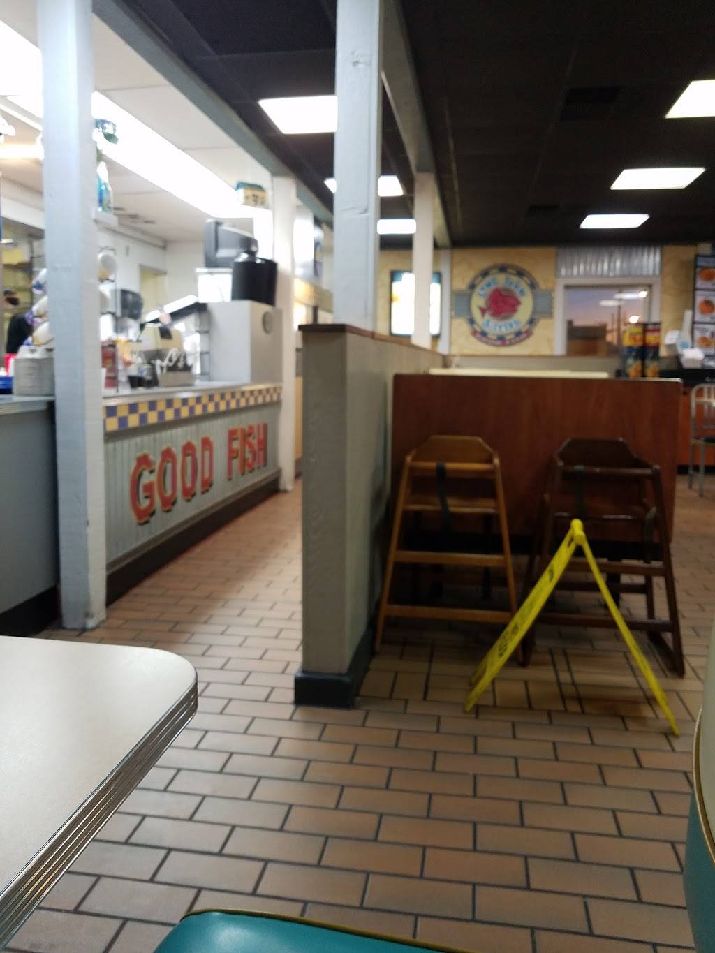 Long John Silvers | restaurant | 1224 E Edwardsville Rd, Wood River, IL 62095, USA | 6182543457 OR +1 618-254-3457