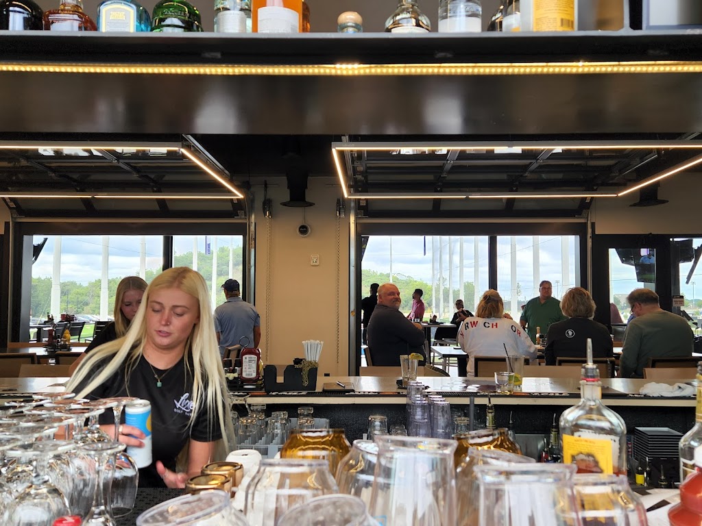 Luxe Golf Bays | restaurant | 7065 S Ballpark Dr, Franklin, WI 53132, USA | 4149086363 OR +1 414-908-6363