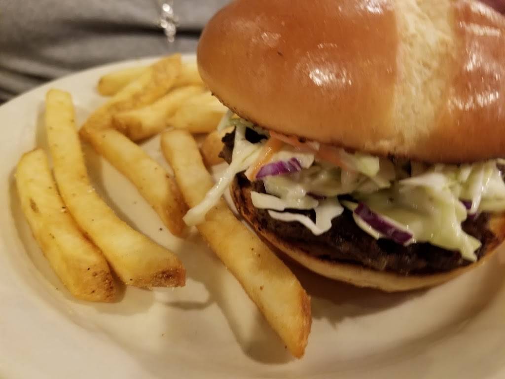 Cracker Barrel Old Country Store | restaurant | 3327 SE Military Dr, San Antonio, TX 78223, USA | 2103330167 OR +1 210-333-0167