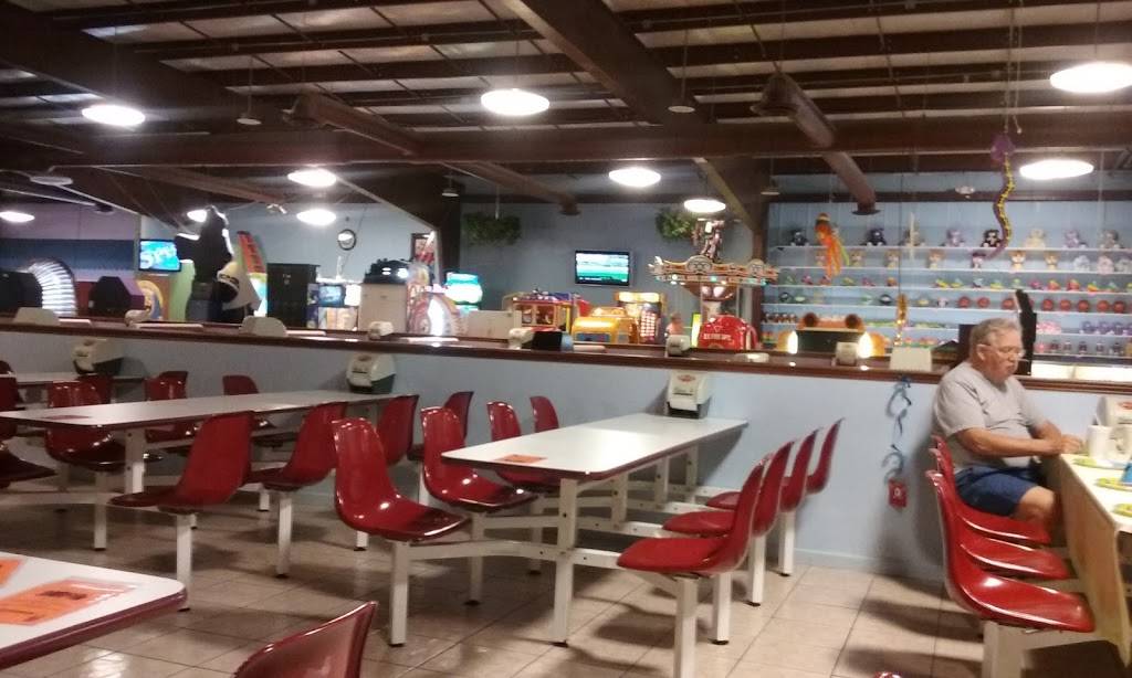 Billybobs Wonderland | restaurant | 5 Cracker Barrel Dr, Barboursville, WV 25504, USA | 3047334550 OR +1 304-733-4550