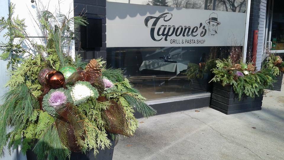 Capones Grill & Pasta Shop | restaurant | 5880 Wyandotte St E, Windsor, ON N8S 1M8, Canada | 5199440128 OR +1 519-944-0128