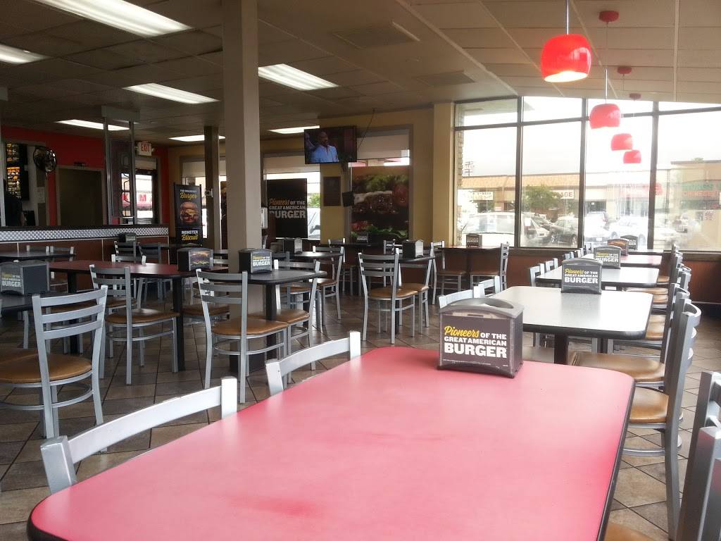 Carls Jr. | restaurant | 12653 Sherman Way, North Hollywood, CA 91605, USA | 8187645888 OR +1 818-764-5888