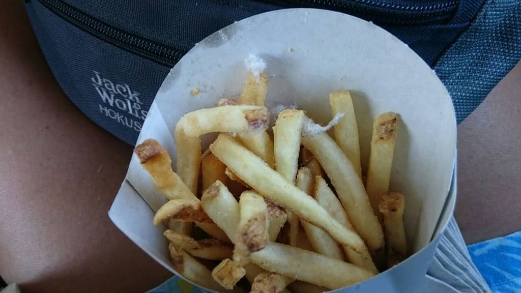 Carls Jr. | restaurant | 40242 CA-41, Oakhurst, CA 93644, USA | 5596588878 OR +1 559-658-8878