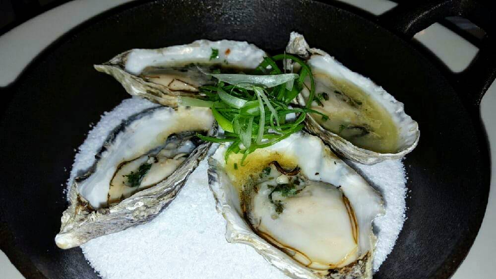 Leos | restaurant | 7042 E Market St, Warren, OH 44484, USA | 3308565291 OR +1 330-856-5291