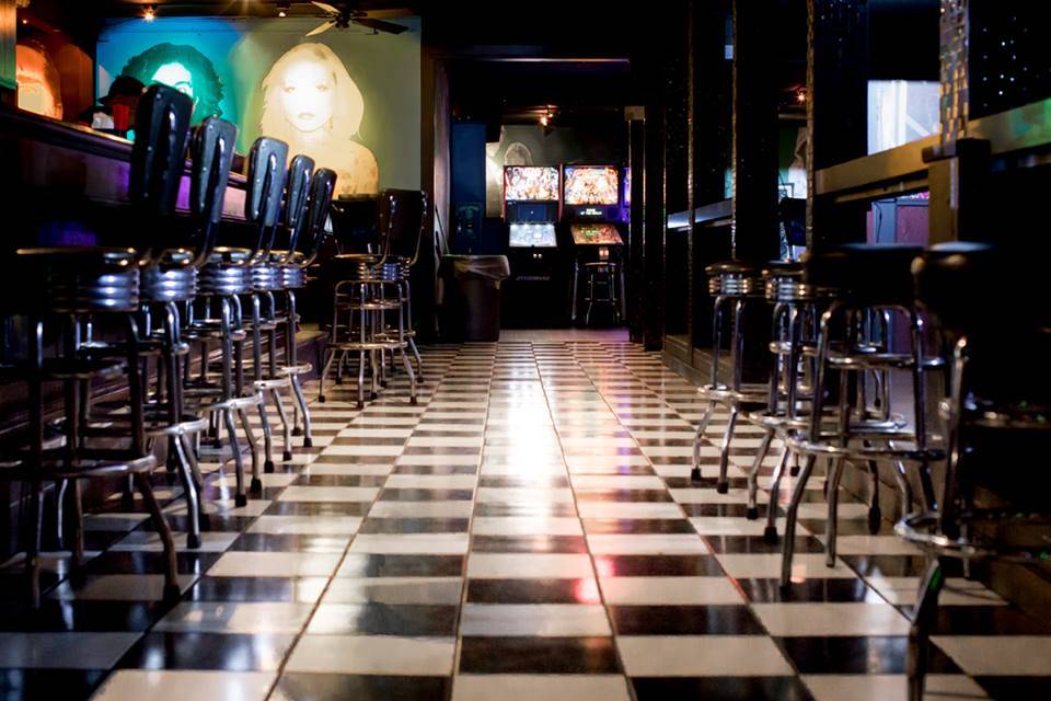 Retro Junkie | night club | 2112 N Main St, Walnut Creek, CA 94596, USA | 9259384140 OR +1 925-938-4140