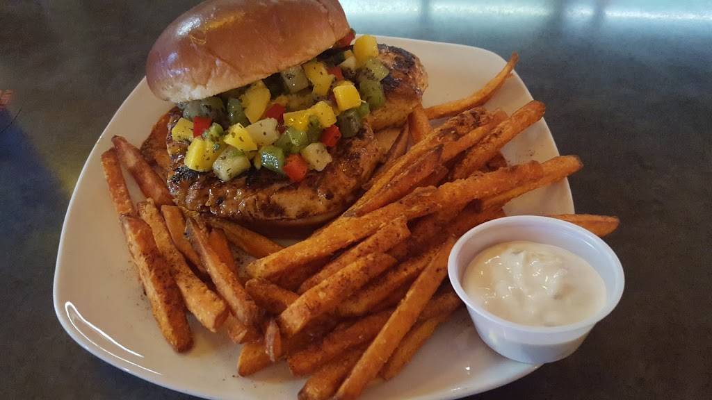 Mimis Retreat | restaurant | 125 E 9th St, Auburn, IN 46706, USA | 2609252008 OR +1 260-925-2008