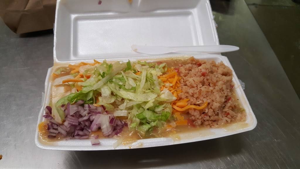 Burrito Giant | restaurant | 4501 W 38th Ave, Denver, CO 80212, USA | 3034770047 OR +1 303-477-0047