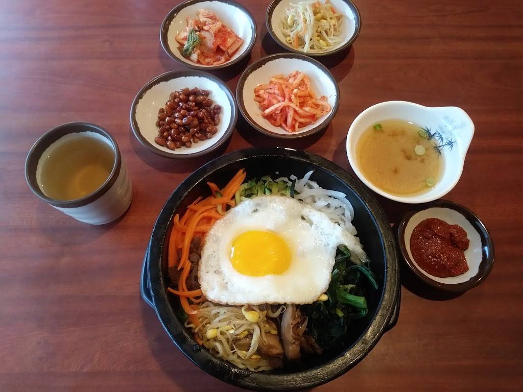 Buk Chang Dong Soon Tofu Korean Restaurant | restaurant | 3085 Hurontario St, Mississauga, ON L5A 4E4, Canada | 9052761957 OR +1 905-276-1957