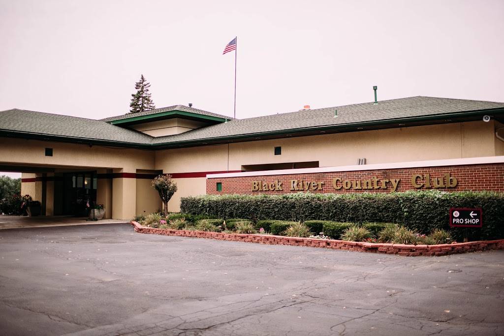 Black River Country Club | restaurant | 3300 Country Club Dr, Port Huron, MI 48060, USA | 8109829595 OR +1 810-982-9595