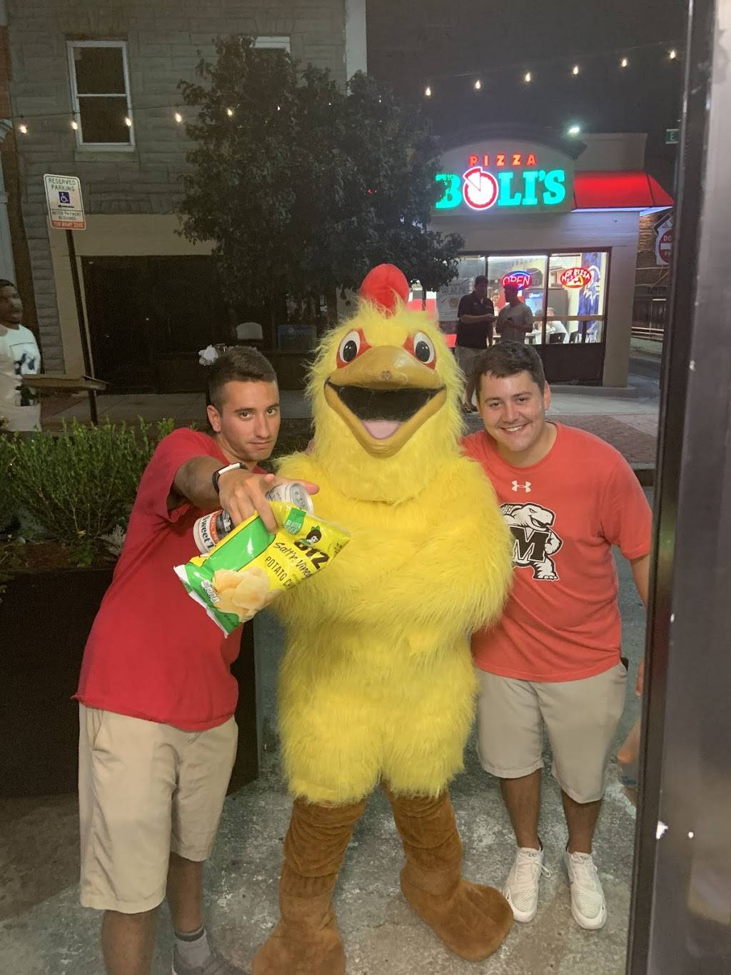 Royal Farms | restaurant | Cross Street Market, 1065S S Charles St, Baltimore, MD 21230, USA | 4435290101 OR +1 443-529-0101