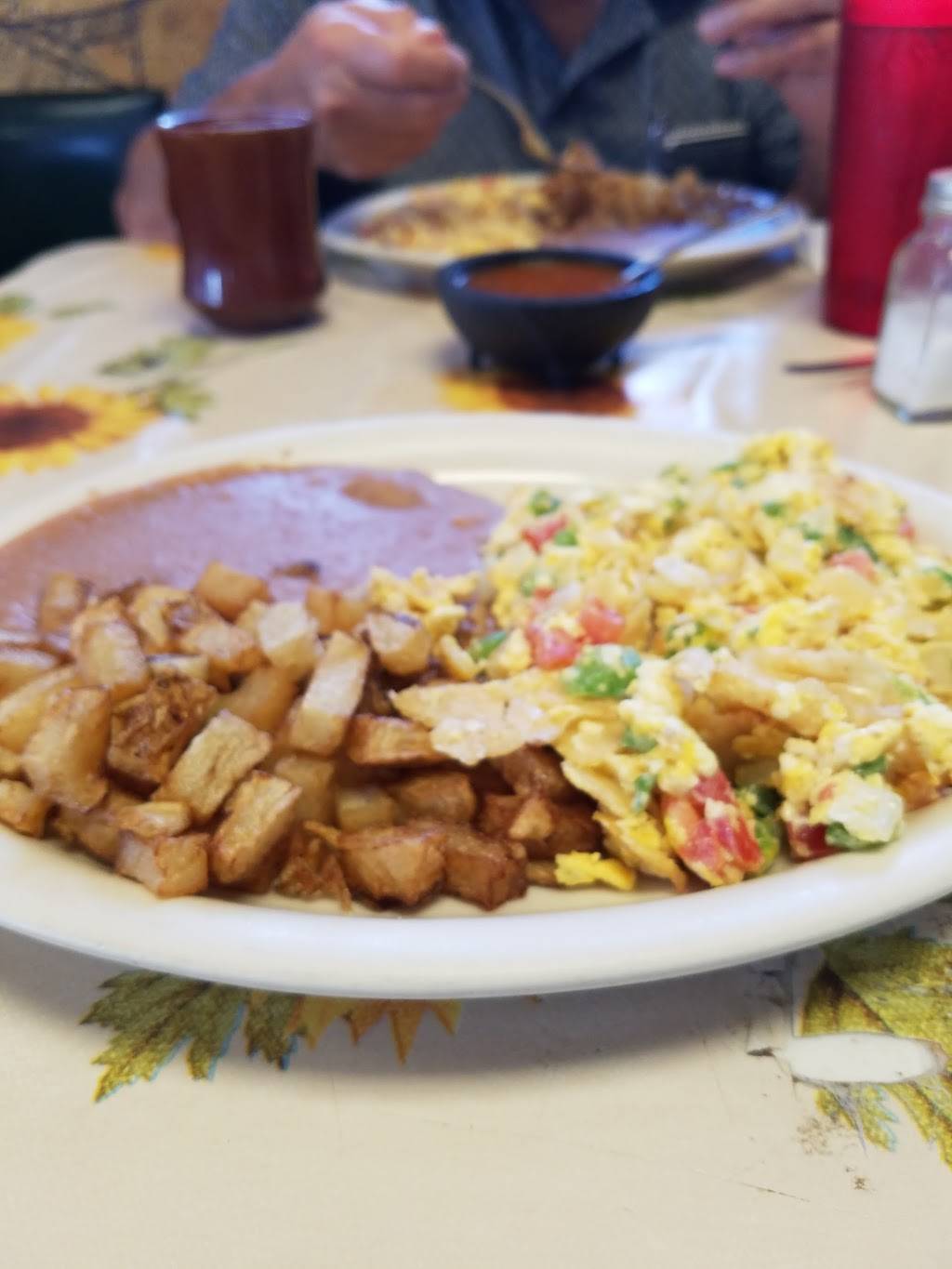 El Gusto Del Pueblo | restaurant | 3714 Broadway Avenue J, Galveston, TX 77550, USA | 4097630410 OR +1 409-763-0410