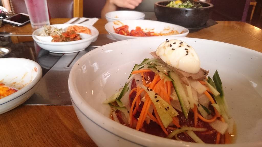 Korean Palace Restaurant | restaurant | 610 Somerset St W, Ottawa, ON K1R 5K4, Canada | 6133213911 OR +1 613-321-3911