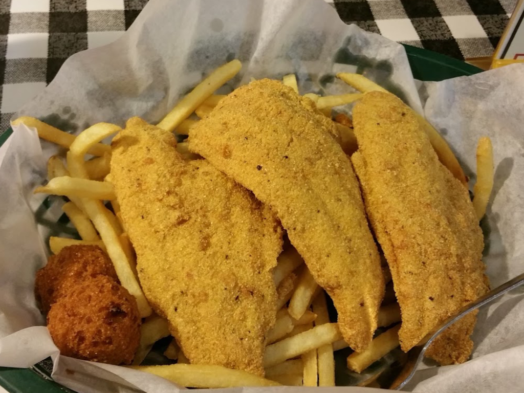 Sharks Fish & Chicken | restaurant | 4049 Minnesota Ave NE, Washington, DC 20019, USA | 2023981150 OR +1 202-398-1150