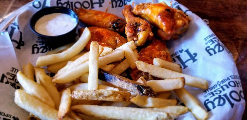 Hooley House Sports Pub & Grille | restaurant | 24940 Sperry Dr, Westlake, OH 44145, USA | 4408352890 OR +1 440-835-2890