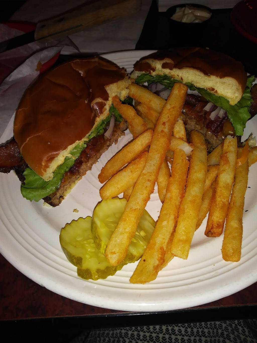 Mavericks Firewater Grill - Sports Bar - Craft Beer - Wings | restaurant | 535 E Eads Pkwy, Greendale, IN 47025, USA | 8125376600 OR +1 812-537-6600