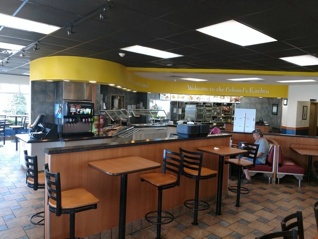 KFC | restaurant | 1410 Smithville Hwy, McMinnville, TN 37110, USA | 9314733348 OR +1 931-473-3348