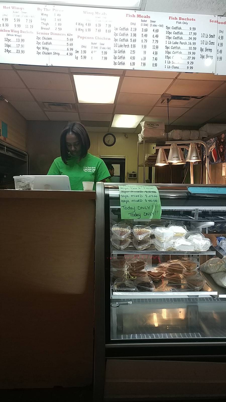 Chicken Coop | restaurant | 2000 M-139, Benton Harbor, MI 49022, USA | 2699259872 OR +1 269-925-9872