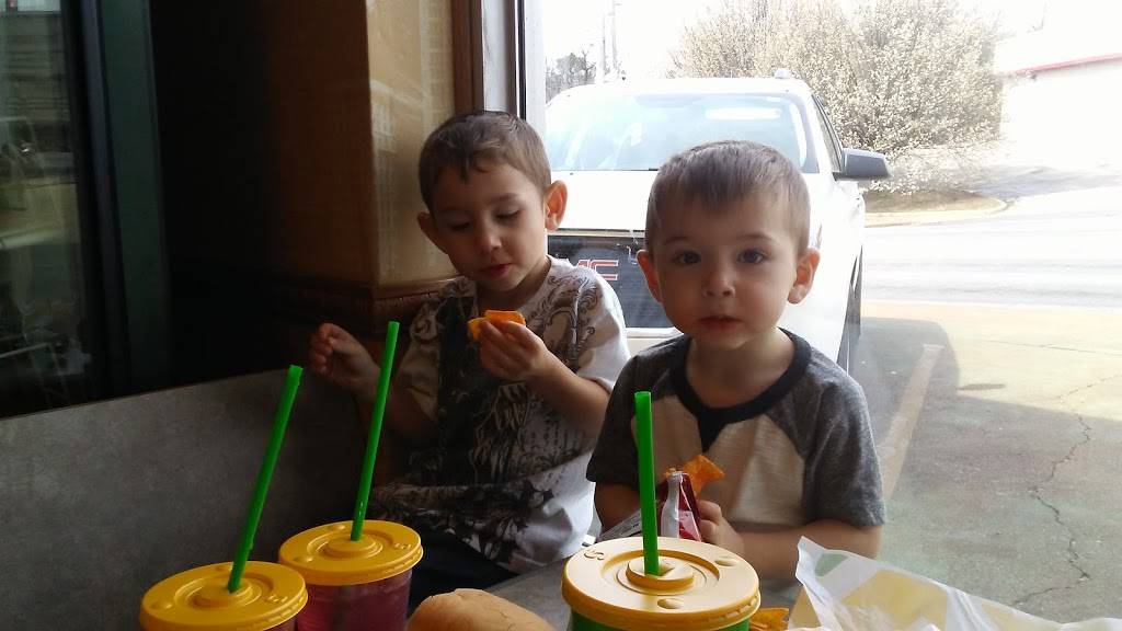 Subway | meal takeaway | 990 East Harrison St, Batesville, AR 72501, USA | 8707937766 OR +1 870-793-7766