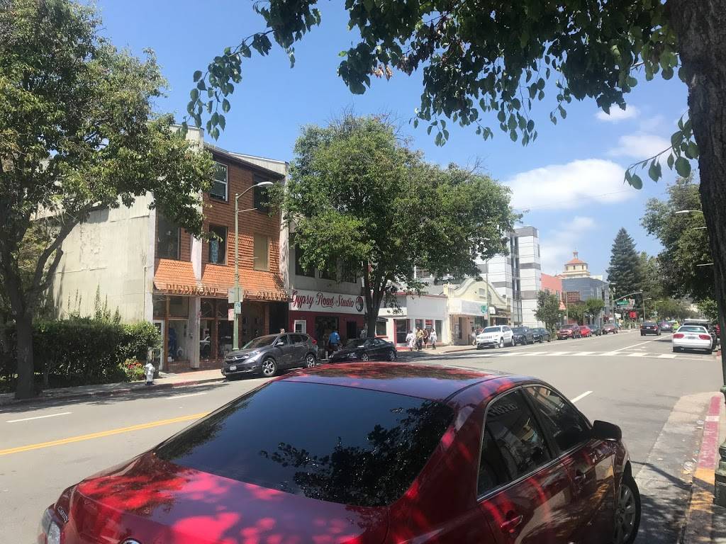 Starbucks | cafe | 4098 Piedmont Ave, Oakland, CA 94611, USA | 5109851474 OR +1 510-985-1474