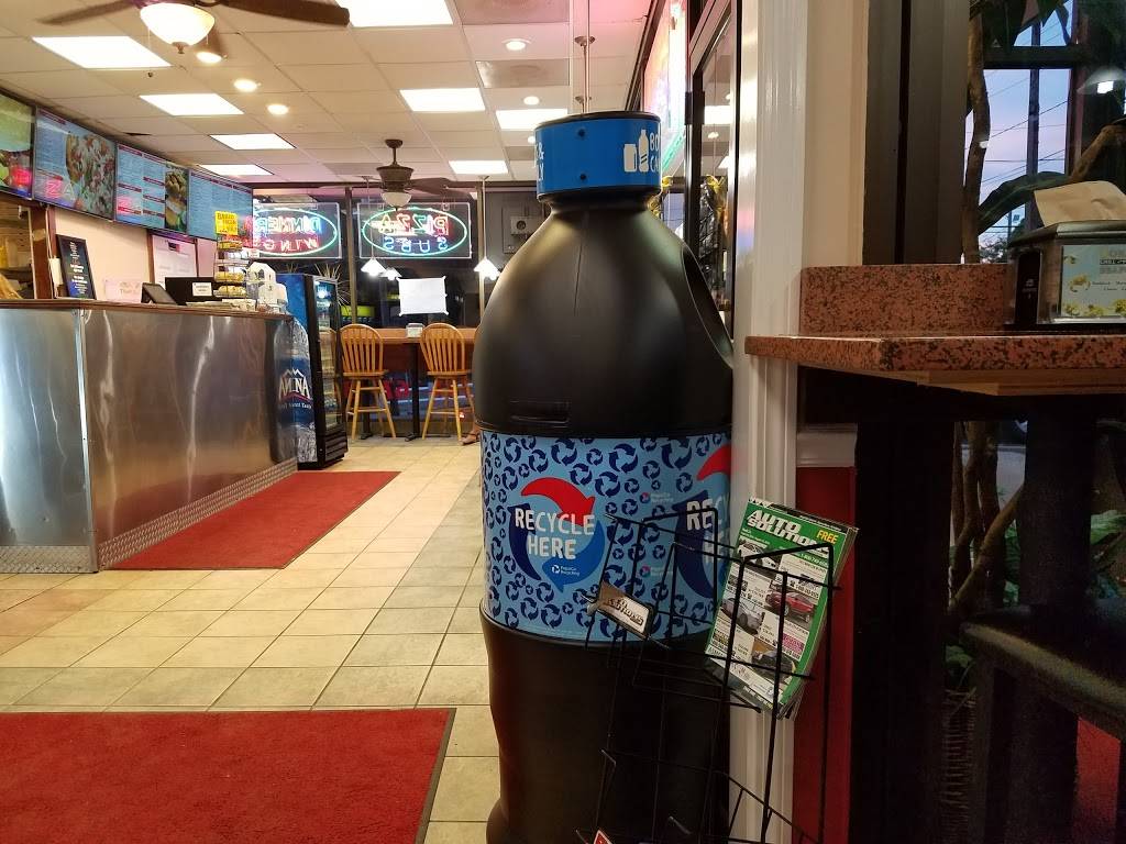 Corner Grill N Pizzeria | restaurant | 2 S Franklin St, Holbrook, MA 02343, USA | 7817673500 OR +1 781-767-3500