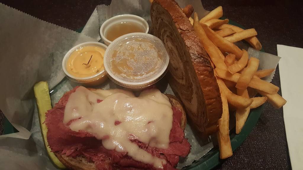 Frankie Vs Bar & Grill | restaurant | 1923 Calumet Ave, Whiting, IN 46394, USA | 2196555454 OR +1 219-655-5454