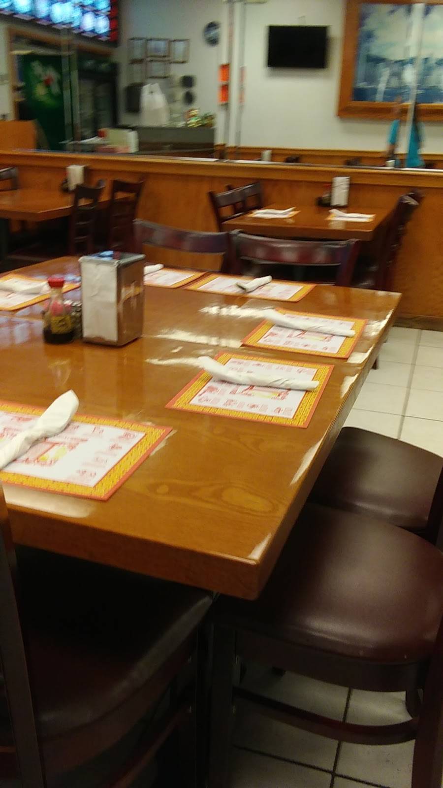 Hong Kong Express | restaurant | 11 Lee Airpark Dr, Edgewater, MD 21037, USA | 4109563886 OR +1 410-956-3886