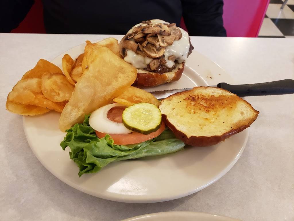 Cheshire Kitchen | restaurant | 2162 Plainfield Ave NE, Grand Rapids, MI 49505, USA | 6166352713 OR +1 616-635-2713