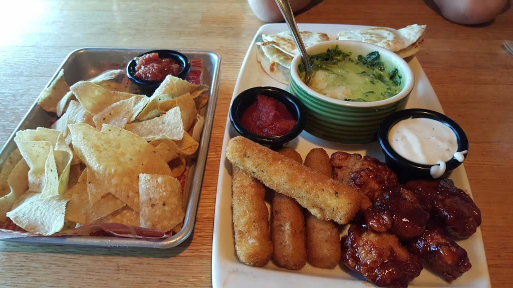 Applebees Grill + Bar | restaurant | 13832 W McDowell Rd, Goodyear, AZ 85338, USA | 6235368440 OR +1 623-536-8440