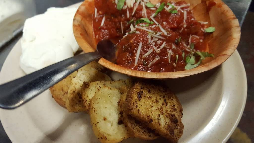 Zs Brick Oven Pizza | restaurant | 2730 N College Ave, Fayetteville, AR 72703, USA | 4799354299 OR +1 479-935-4299