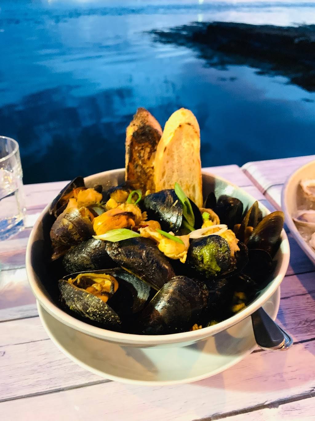 The Pointe on Badgers Island | restaurant | 31 Badgers Island W, Kittery, ME 03904, USA | 2077032987 OR +1 207-703-2987