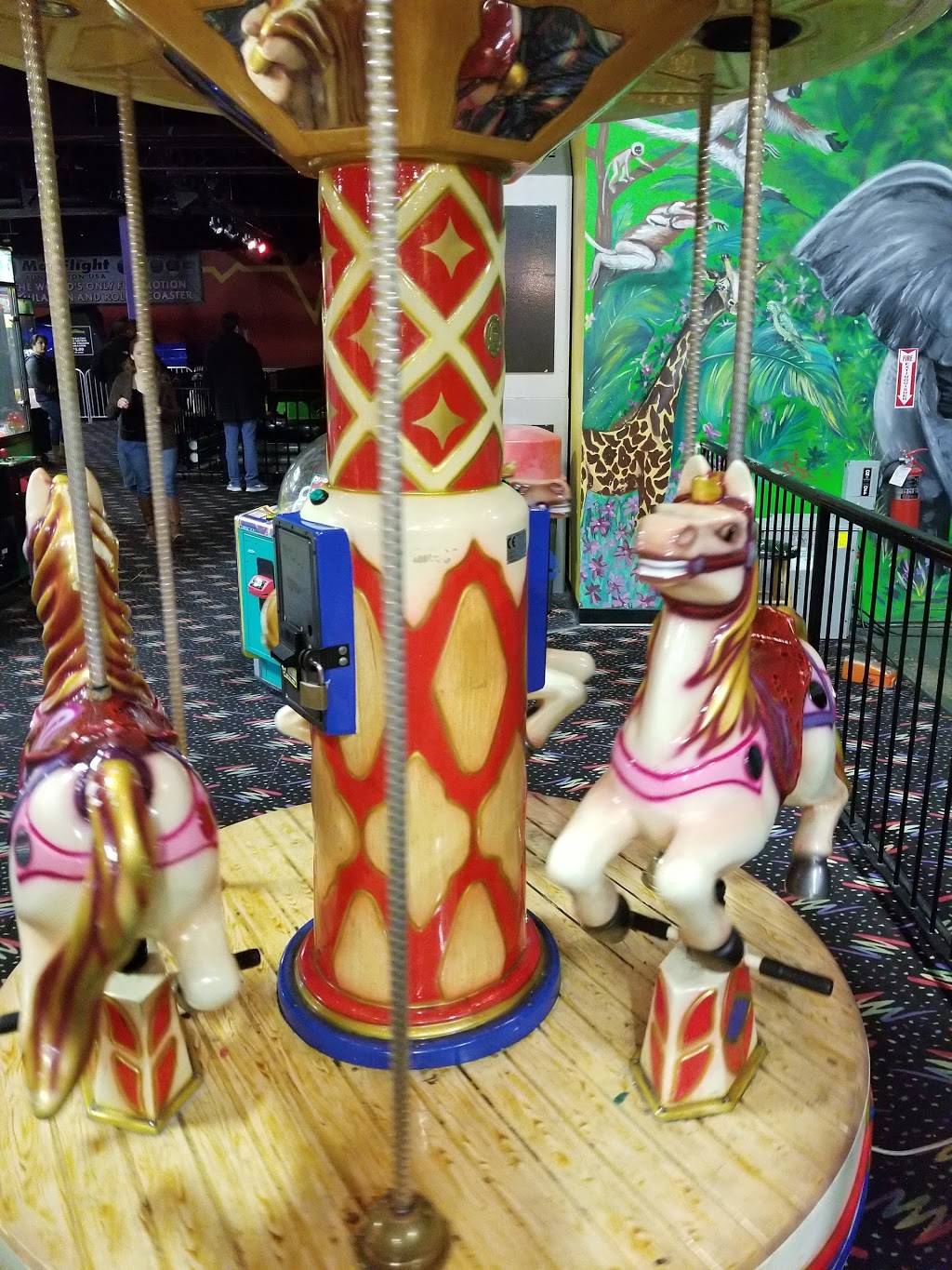 Fun Station USA | restaurant | 40 Rocklyn Ave, Lynbrook, NY 11563, USA | 5165997757 OR +1 516-599-7757