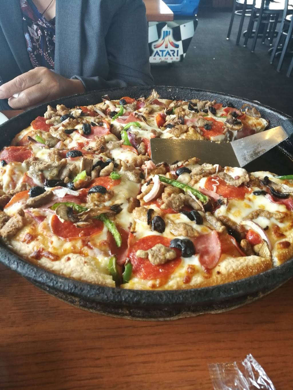 Pizza Hut | meal takeaway | 1540 E El Monte Way, Dinuba, CA 93618, USA | 5595916110 OR +1 559-591-6110