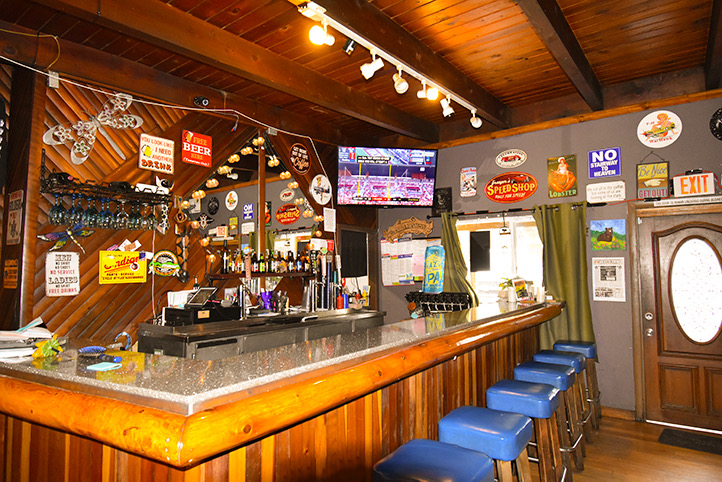 Grizzlys Pub & Grub | restaurant | 8331 Grizzly Flat Rd, Somerset, CA 95684, USA | 5303032136 OR +1 530-303-2136