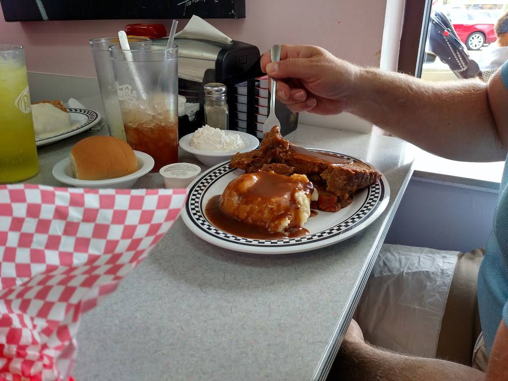 The 50s Diner | restaurant | 4700 N University St, Peoria, IL 61614, USA | 3096926300 OR +1 309-692-6300