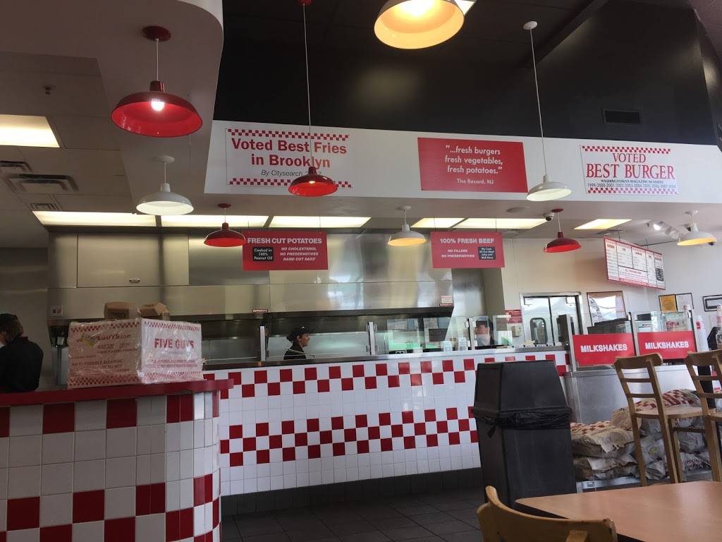Five Guys | meal takeaway | 100 Crescent Dr, Pleasant Hill, CA 94523, USA | 9256098400 OR +1 925-609-8400