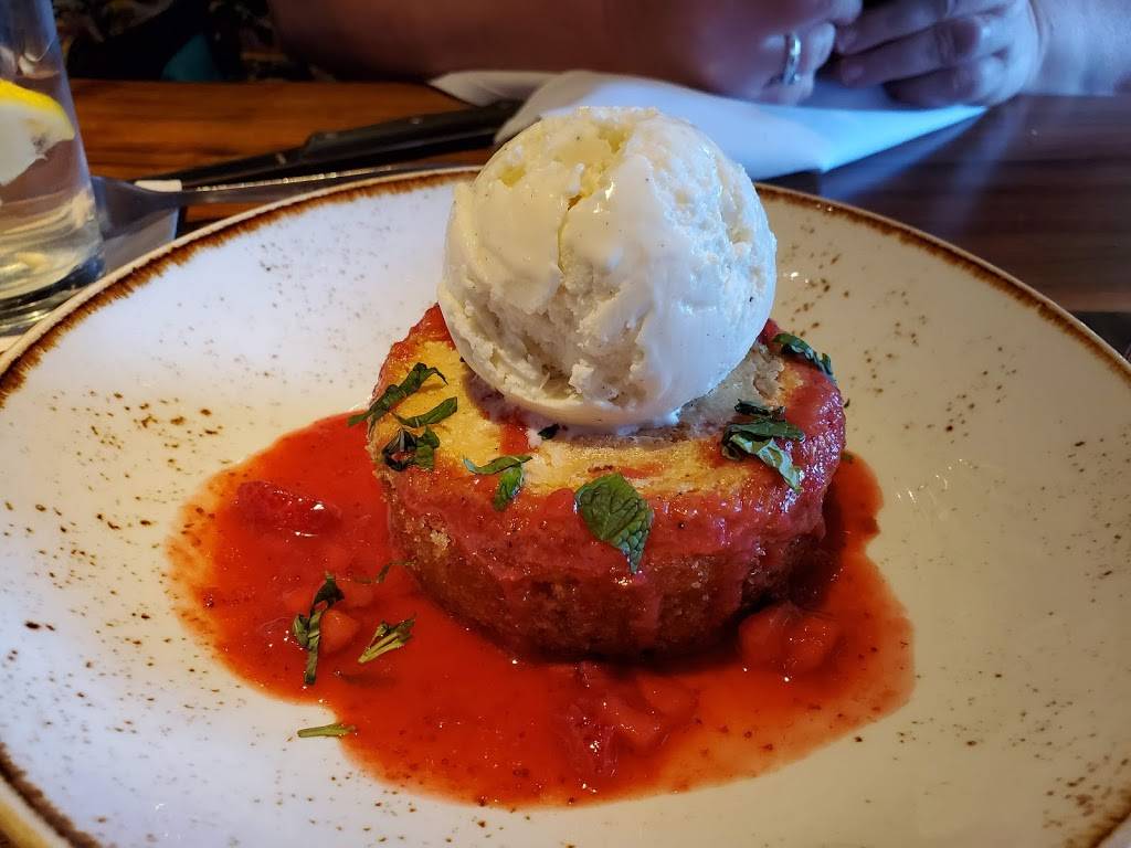 Lazy Dog Restaurant & Bar | restaurant | 20030 Northwest Fwy, Houston, TX 77065, USA | 7135975347 OR +1 713-597-5347