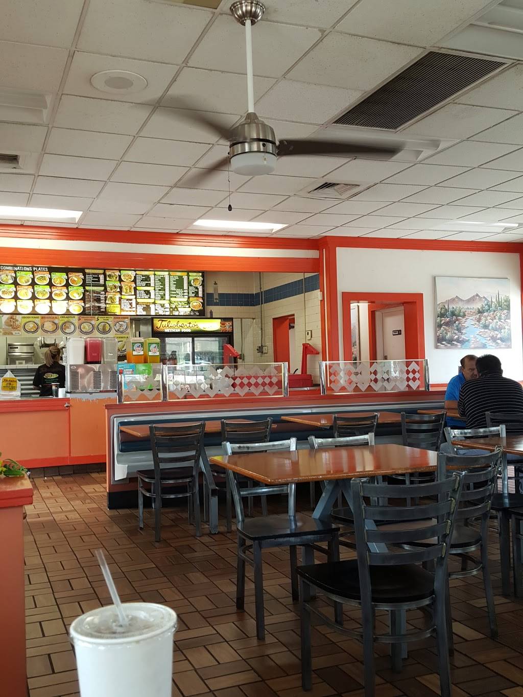 Juliobertos Mexican Food | restaurant | 5033 N 67th Ave, Glendale, AZ 85301, USA | 6232470600 OR +1 623-247-0600