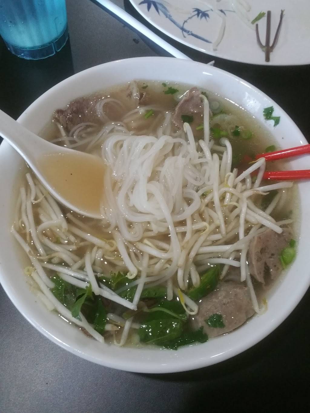 Pho Le | restaurant | 2201 Pillsbury Rd, Chico, CA 95926, USA | 5304878933 OR +1 530-487-8933