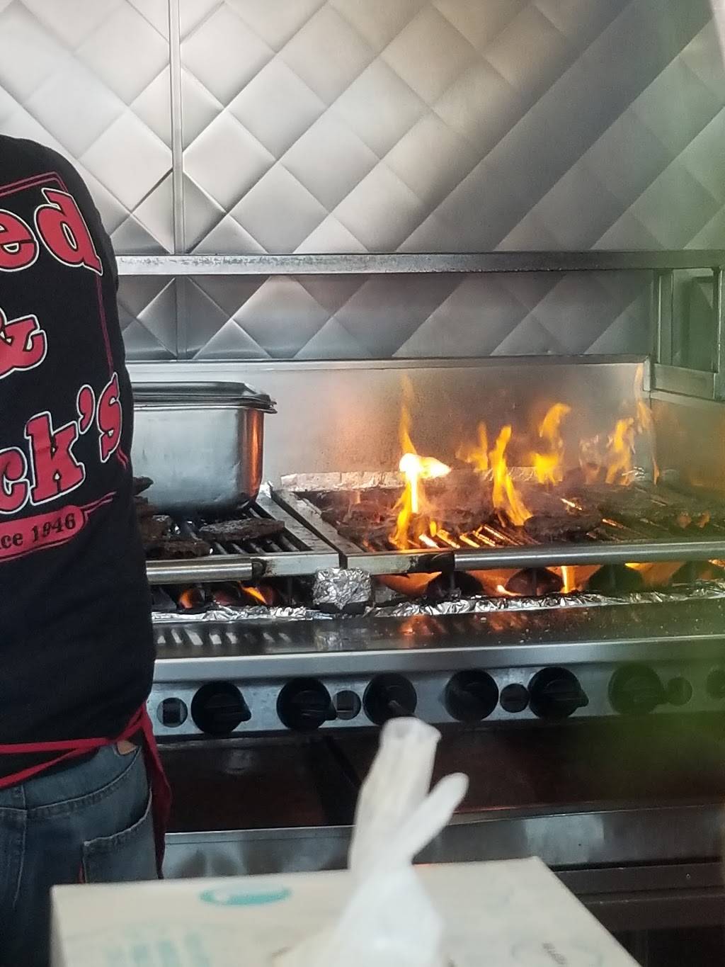 Fred and Jacks | restaurant | 7600 S Yale Ave, Chicago, IL 60620, USA | 7737839700 OR +1 773-783-9700