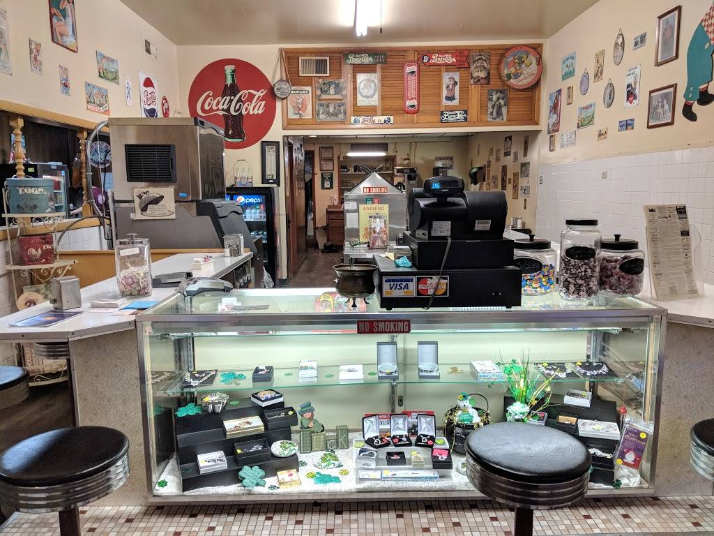 Moms Cafe & Catering | restaurant | 422 Main St, Plattsmouth, NE 68048, USA | 4022963000 OR +1 402-296-3000