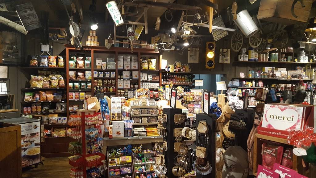 Cracker Barrel Old Country Store | restaurant | 901 Fieldstown Rd, Gardendale, AL 35071, USA | 2056318011 OR +1 205-631-8011