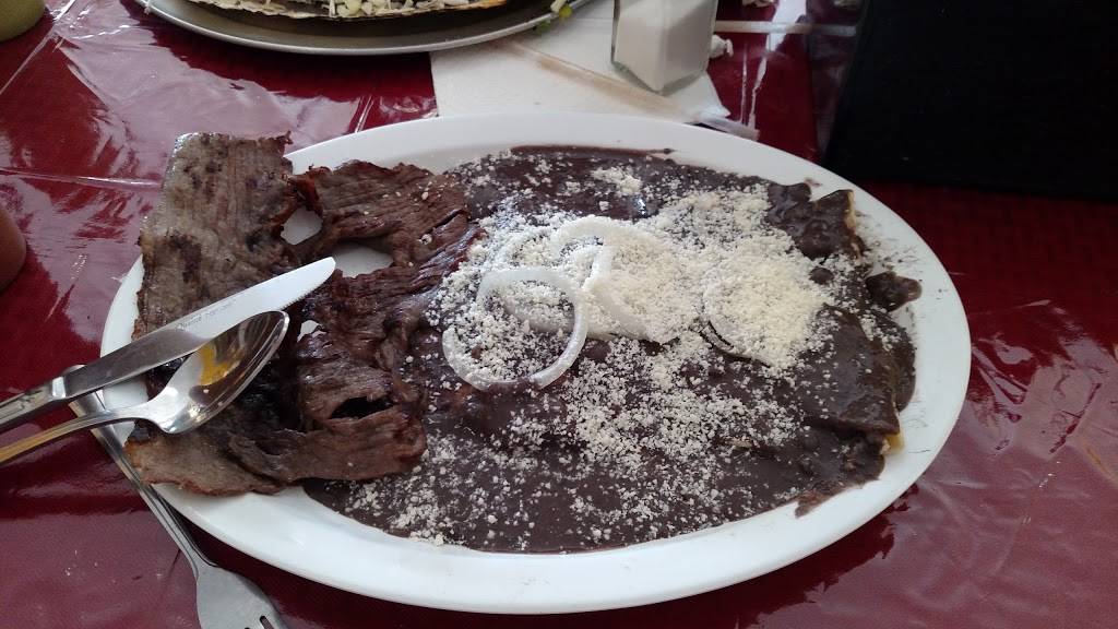 MI Fondita Del Itsmo | restaurant | 8525 14th Ave S, Seattle, WA 98108, USA | 2067632705 OR +1 206-763-2705