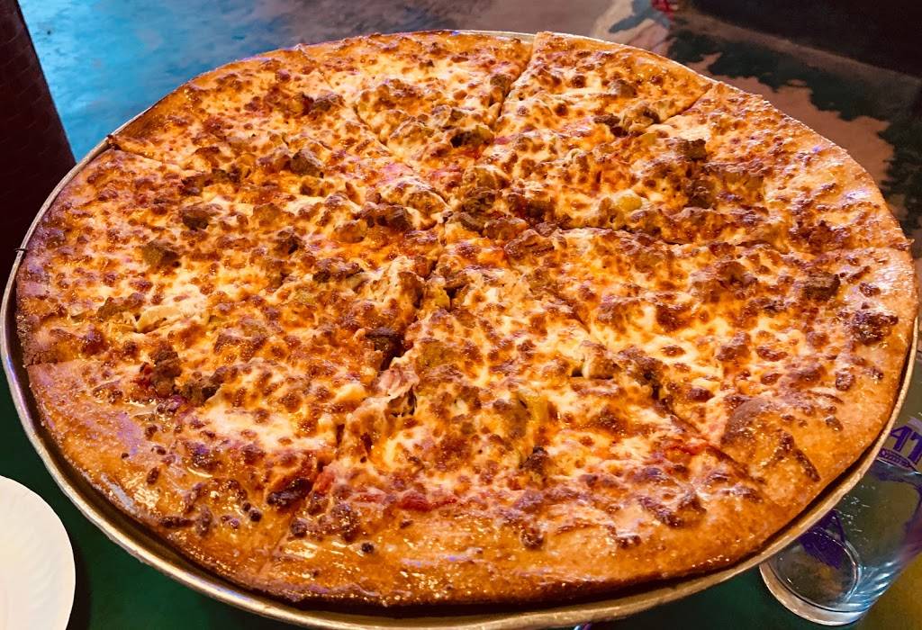 McClains Pizzeria | restaurant | 115 Girod St, Mandeville, LA 70448, USA | 9857780955 OR +1 985-778-0955