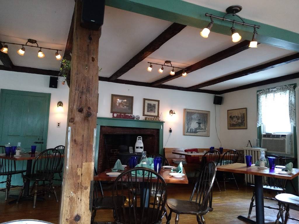 Leslies Tavern At Rockingham | restaurant | 660 Rockingham Rd, Bellows Falls, VT 05101, USA | 8024634929 OR +1 802-463-4929