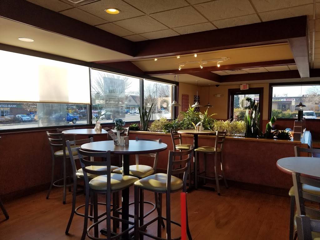 Roy Rogers | restaurant | 540 E Market St, Leesburg, VA 20176, USA | 7037776322 OR +1 703-777-6322