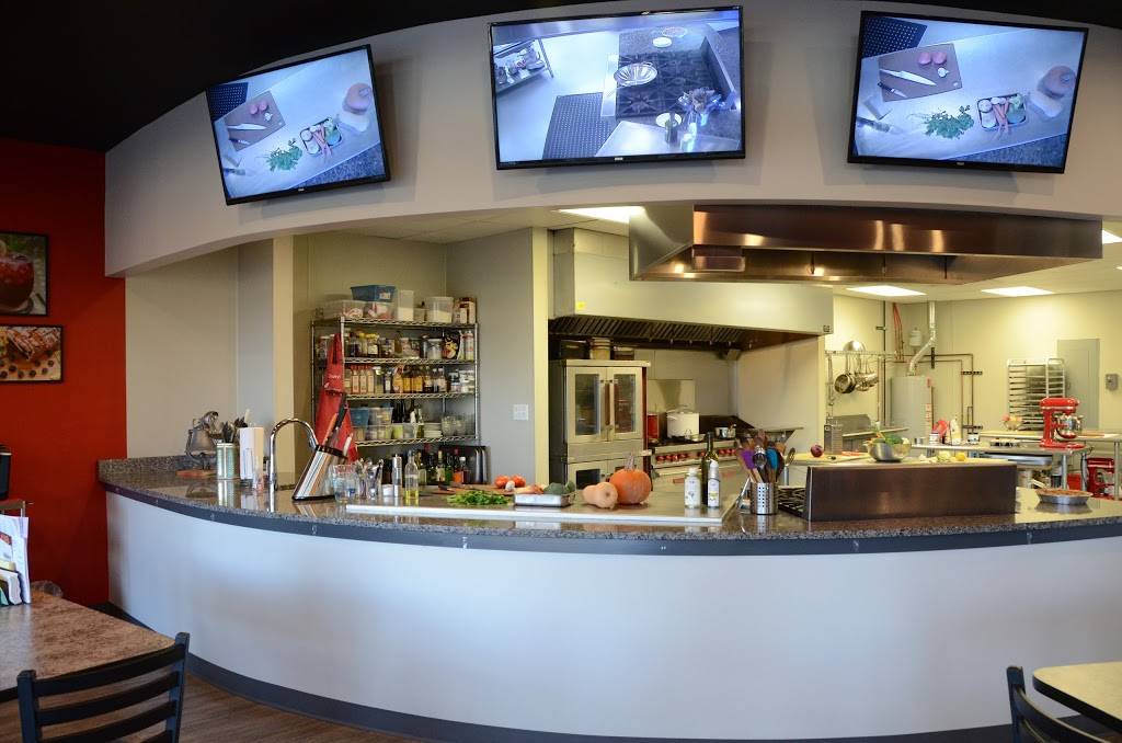 Mrs. Dornbergs Culinary Experience | restaurant | 2106 45th St, Highland, IN 46322, USA | 2199224534 OR +1 219-922-4534