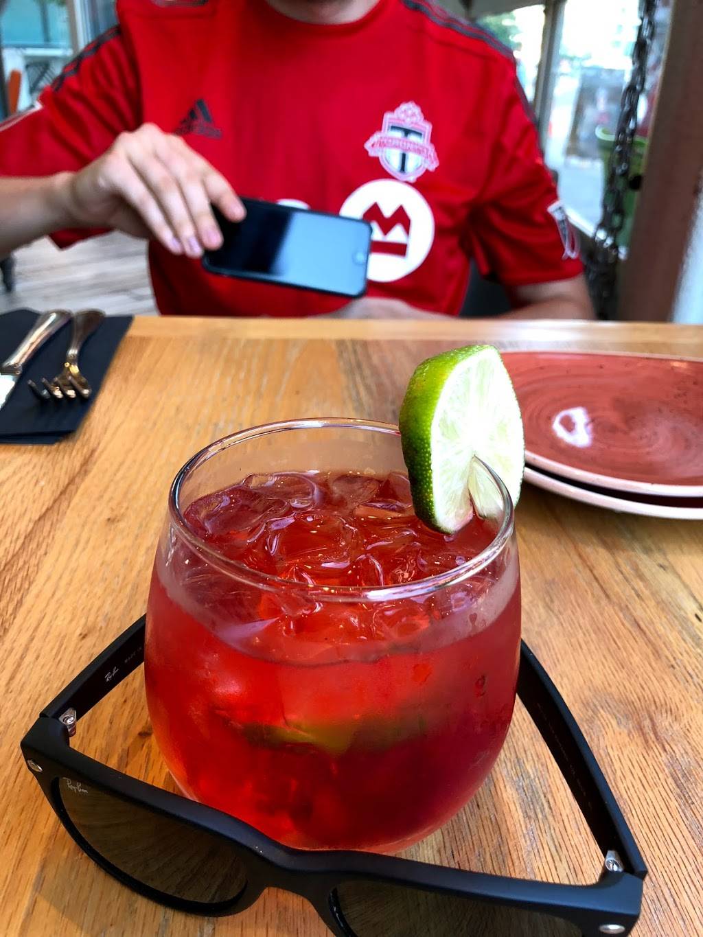 Barcelona Tavern | restaurant | Corner of Hanna Ave &, Snooker St, Toronto, ON M6K 1X4, Canada | 4165310757 OR +1 416-531-0757